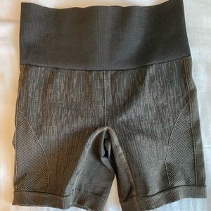 Lululemon sculpt shorts
